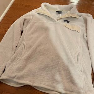 women’s patagonia white fuzzy pull over